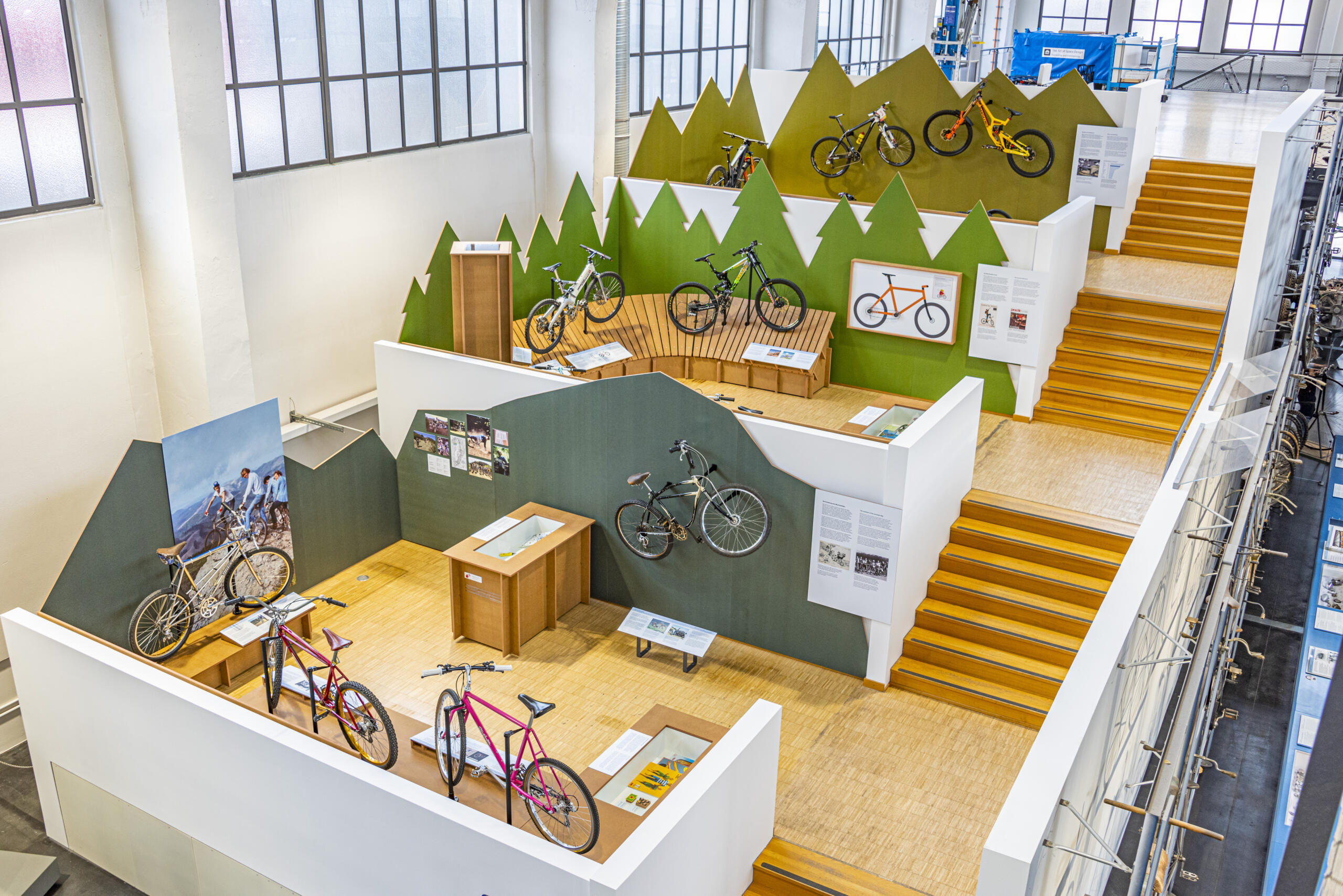 Deutsches Museum: Blick auf den neuen Ausstellungsbereich zum Mountainbiking in Halle III des Verkehrszentrums.